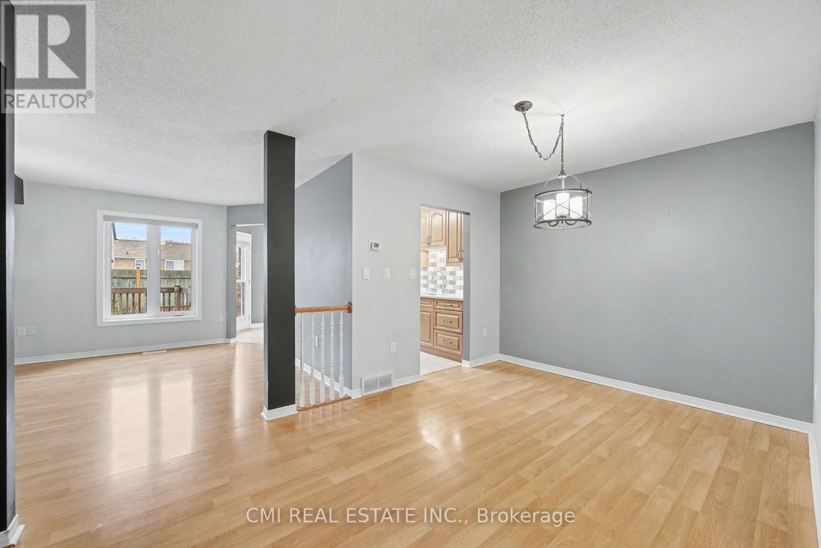 #3 5070 DRUMMOND ROAD - 18