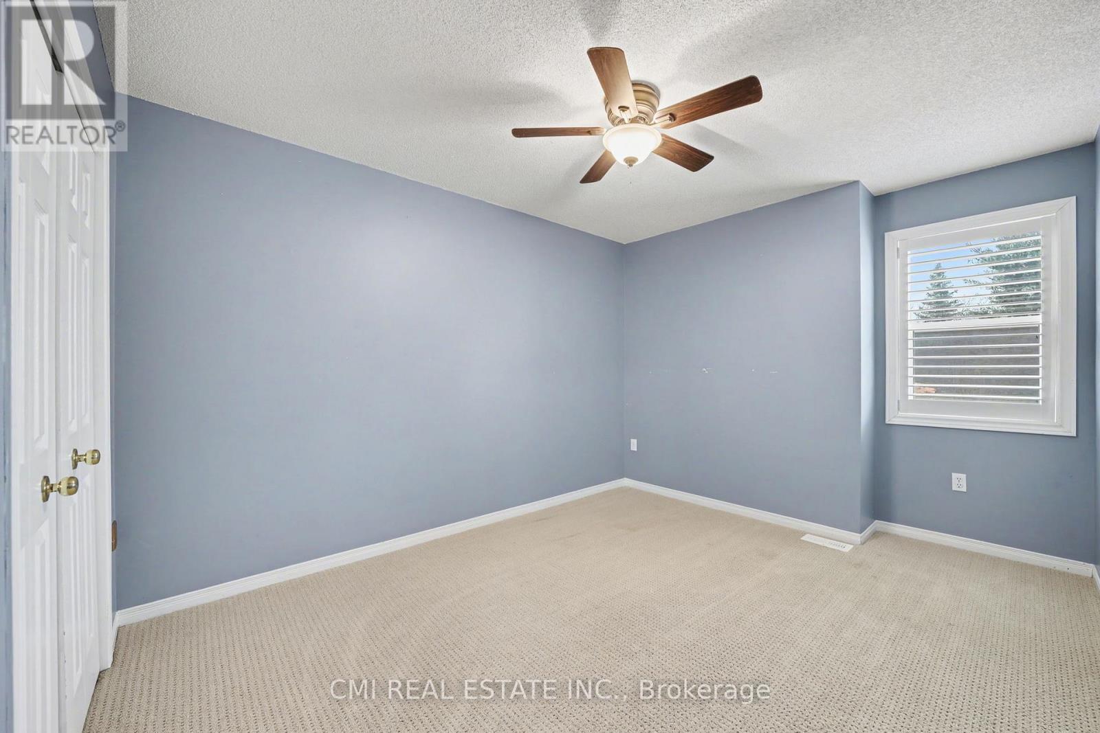 #3 5070 DRUMMOND ROAD - 23