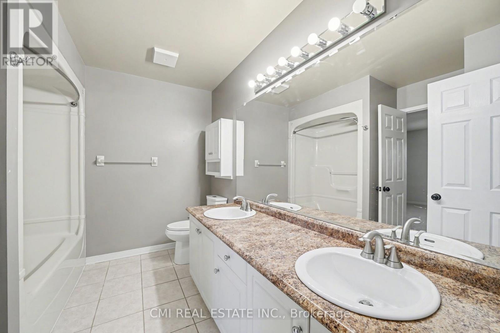 #3 5070 DRUMMOND ROAD - 25