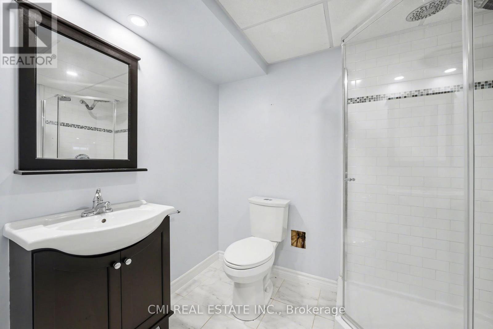 #3 5070 DRUMMOND ROAD - 30