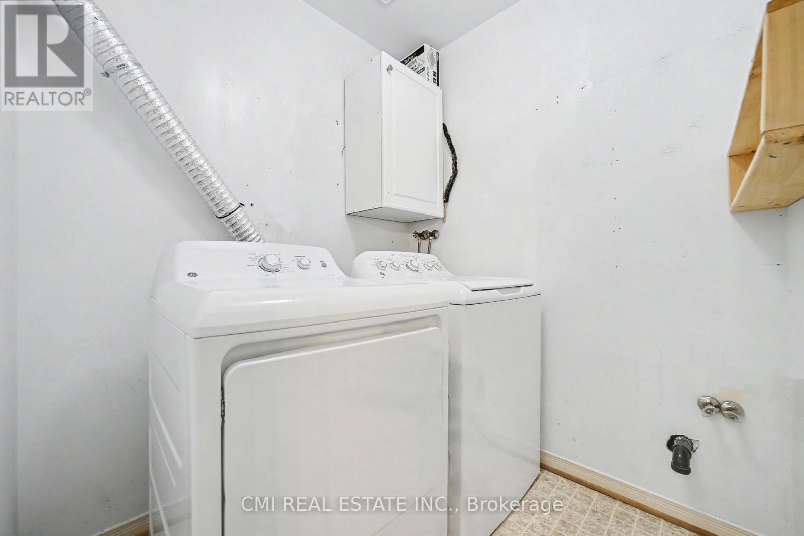 #3 5070 DRUMMOND ROAD - 36