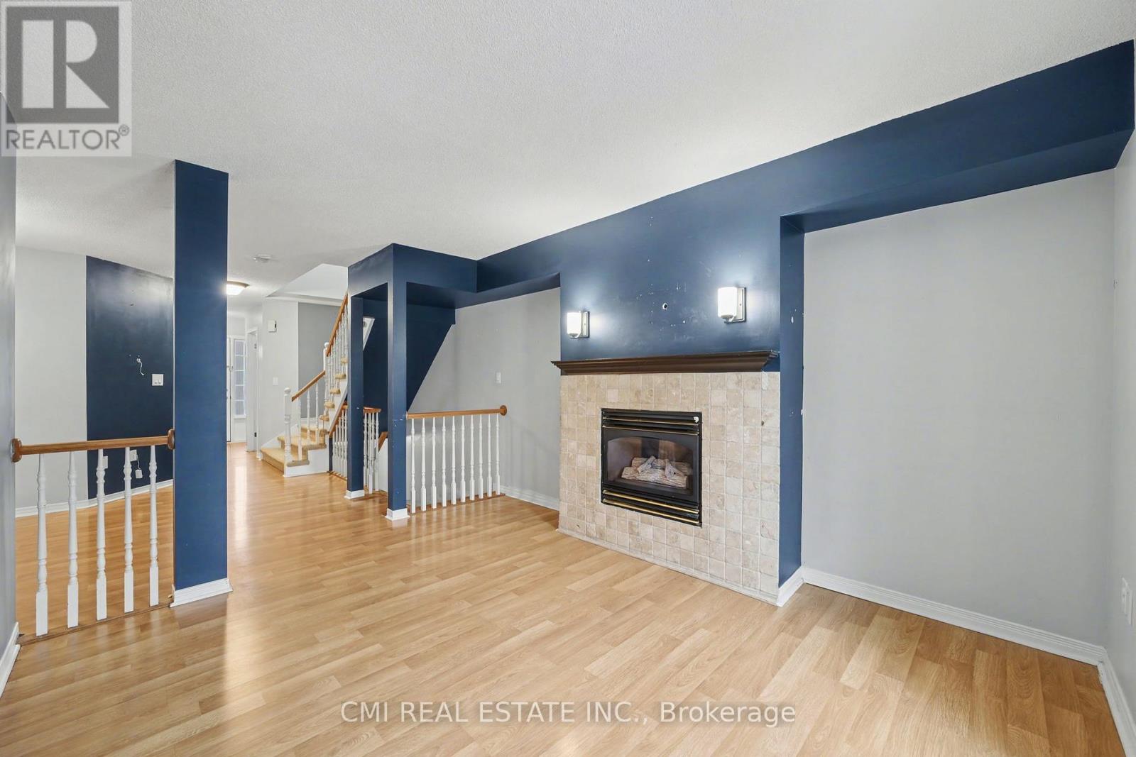 #3 5070 DRUMMOND ROAD - 8
