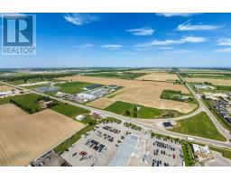 5438 Nauvoo Road, Warwick, ON N0M2S0 Photo 13