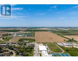 5438 Nauvoo Road, Warwick, ON N0M2S0 Photo 18