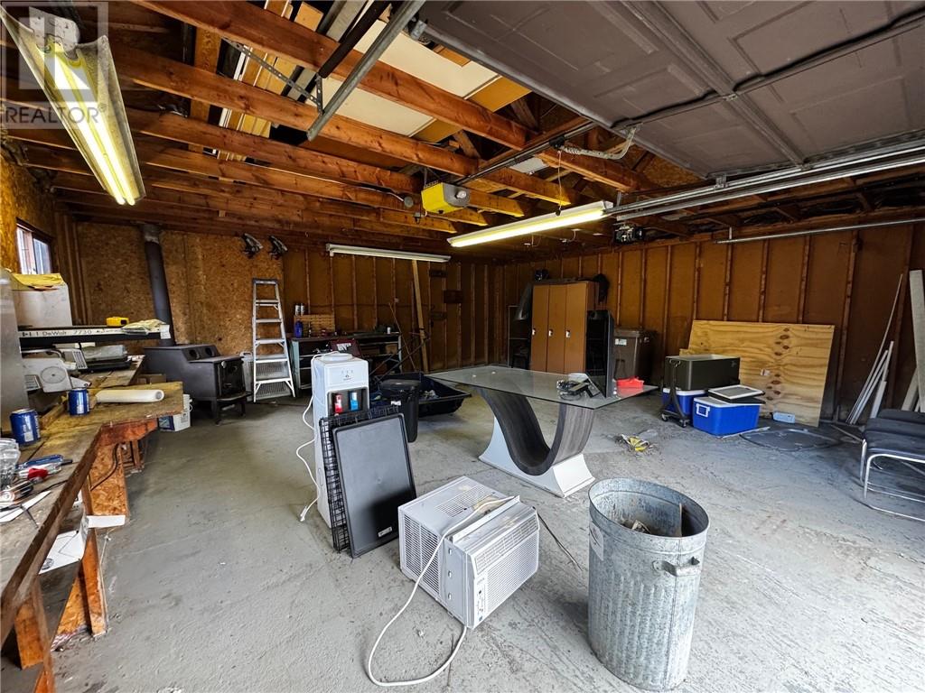 16 Lorne Street S - 3
