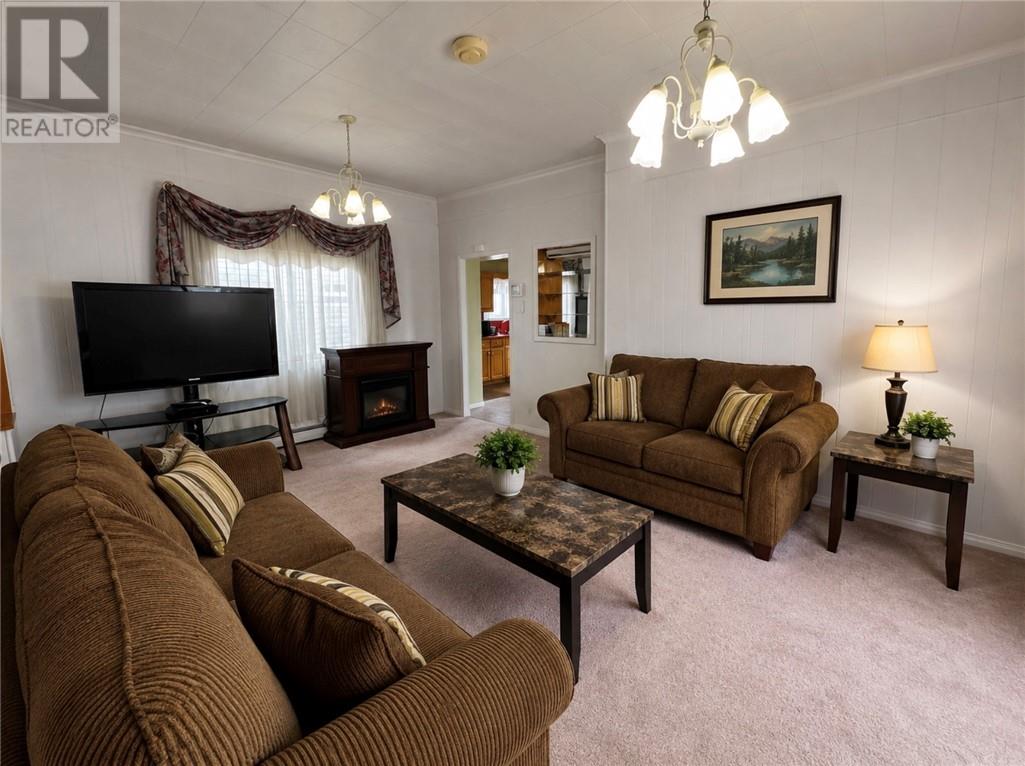 16 Lorne Street S - 8