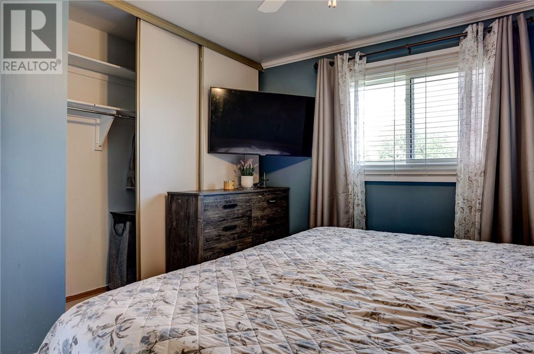 1053 Woodbine Avenue - 11