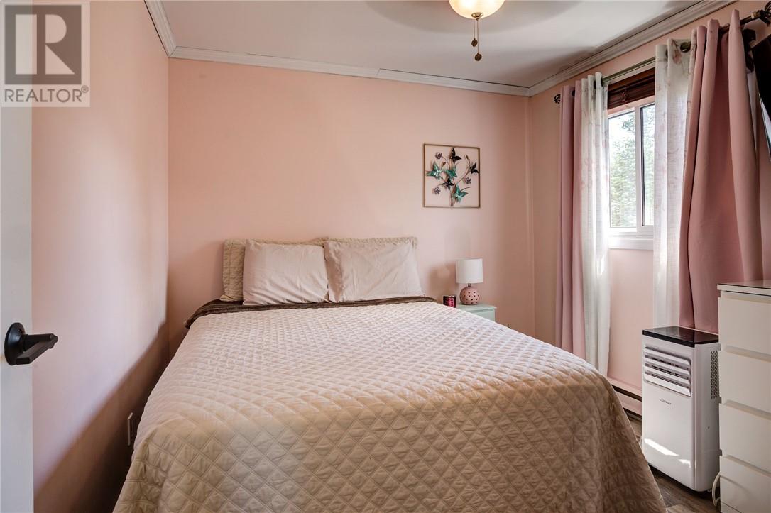 1053 Woodbine Avenue - 12
