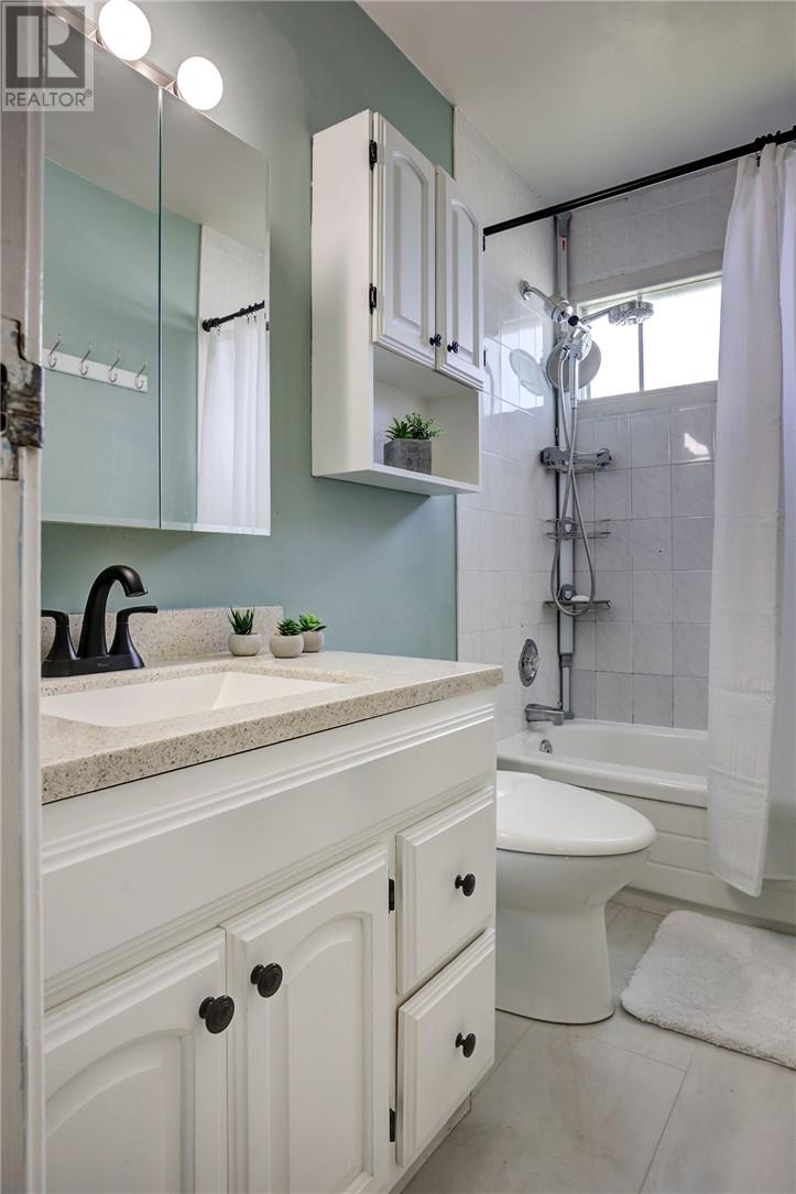 1053 Woodbine Avenue - 14