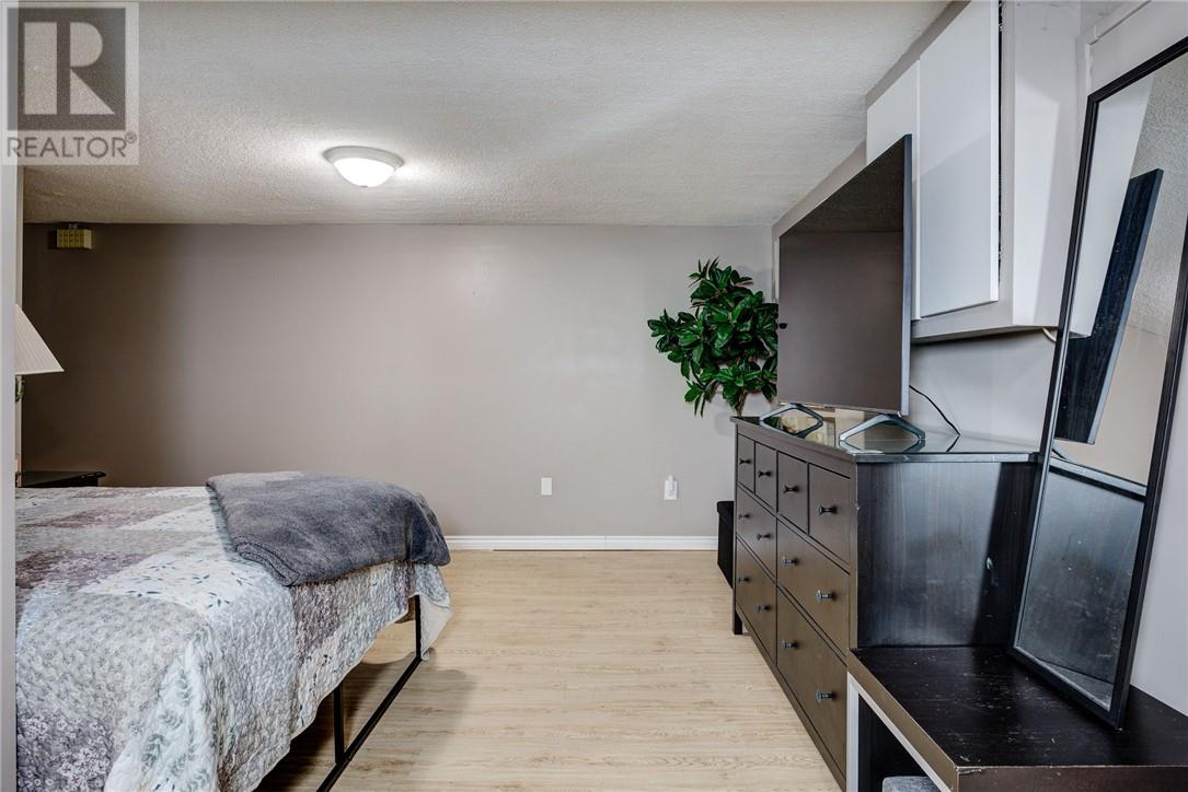 1053 Woodbine Avenue - 18
