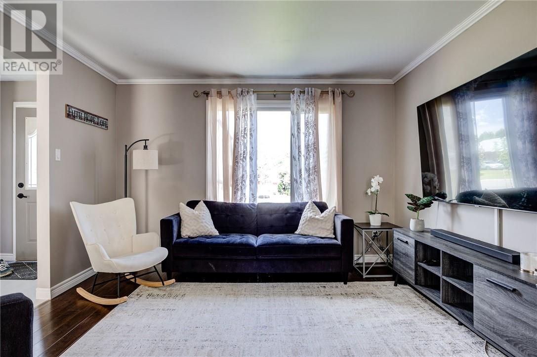 1053 Woodbine Avenue - 4