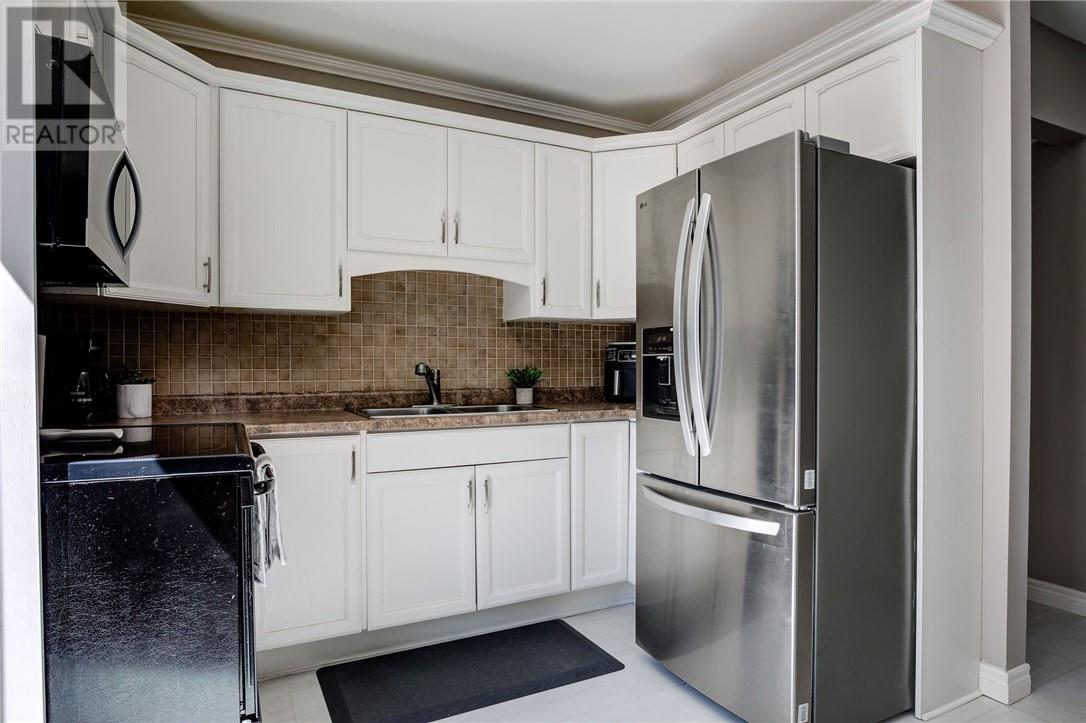 1053 Woodbine Avenue - 8