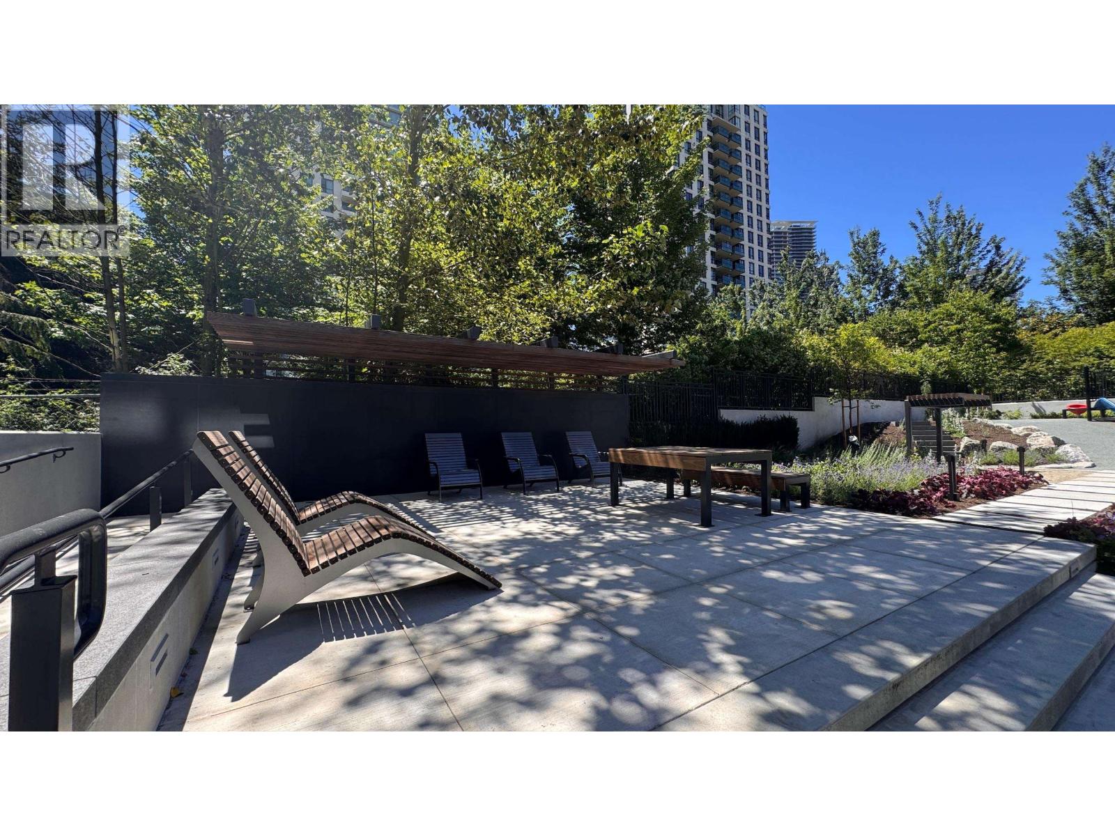 16xx 2135 SPRINGER AVENUE, Burnaby