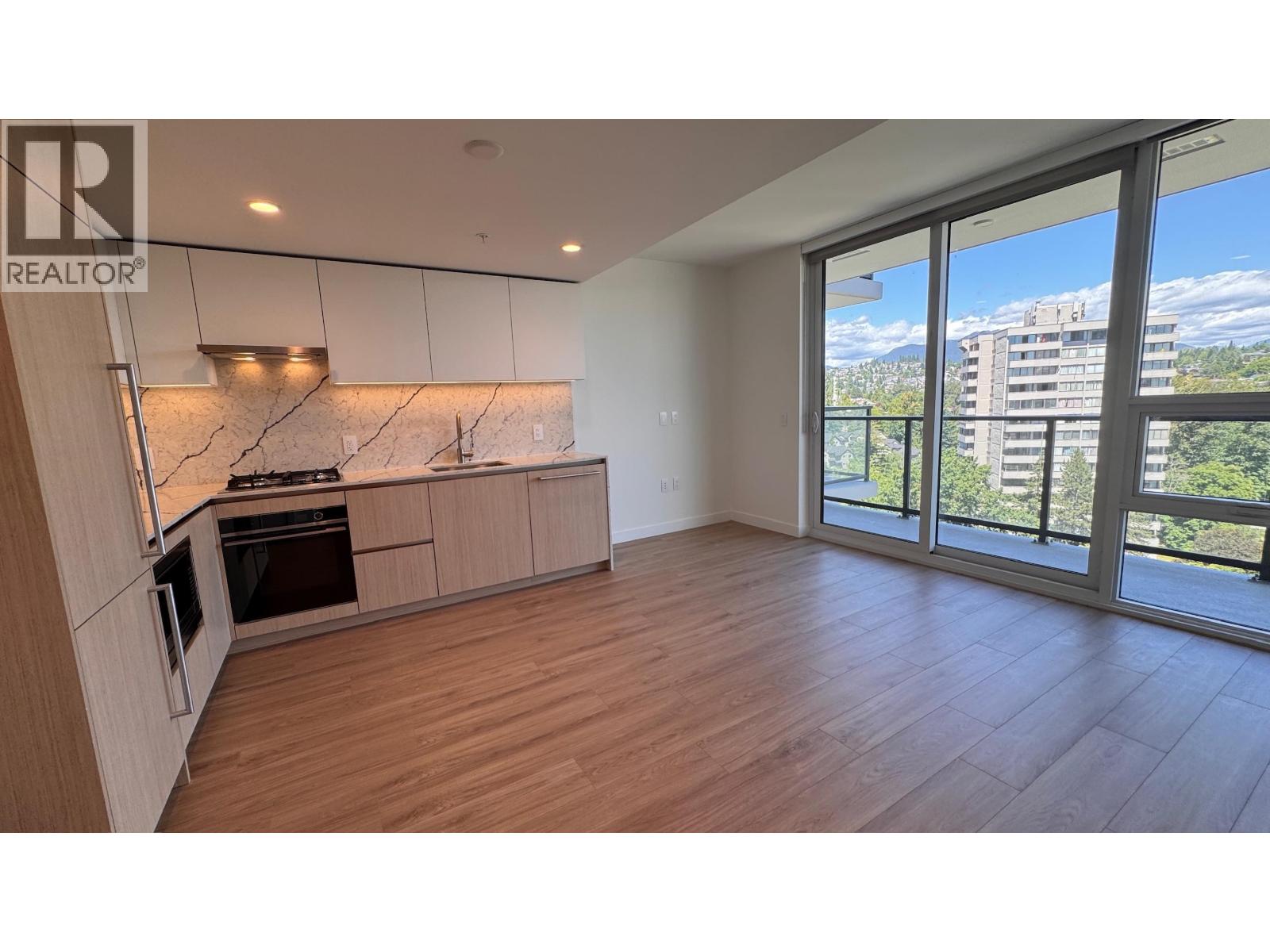 16xx 2135 SPRINGER AVENUE, Burnaby