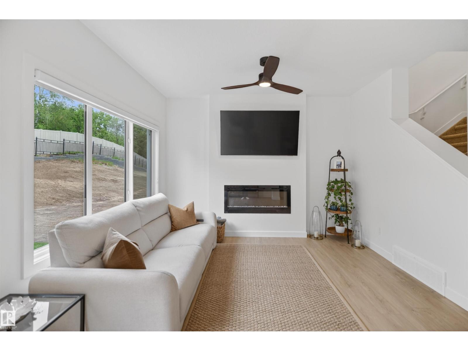 4104 208 ST NW NW — photo 8