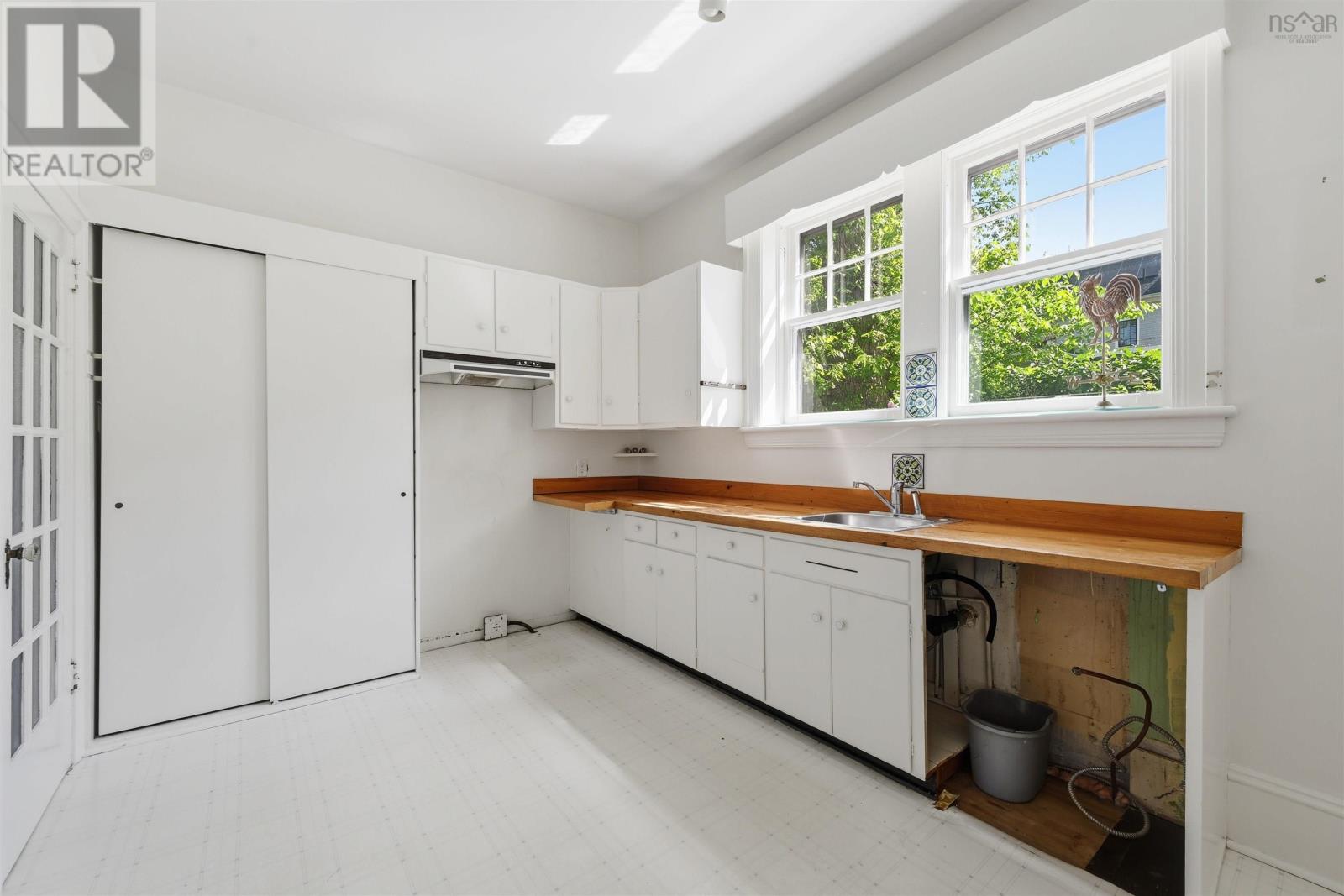 6470 Coburg Road - 15