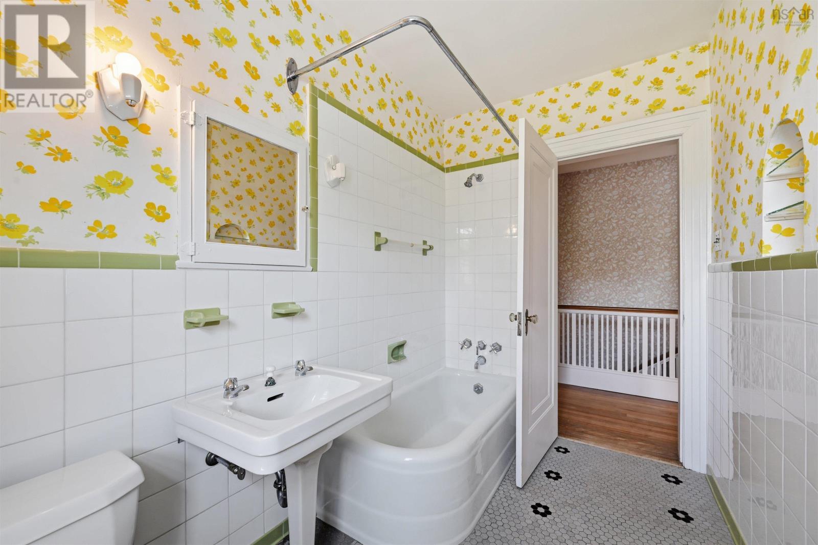 6470 Coburg Road - 26