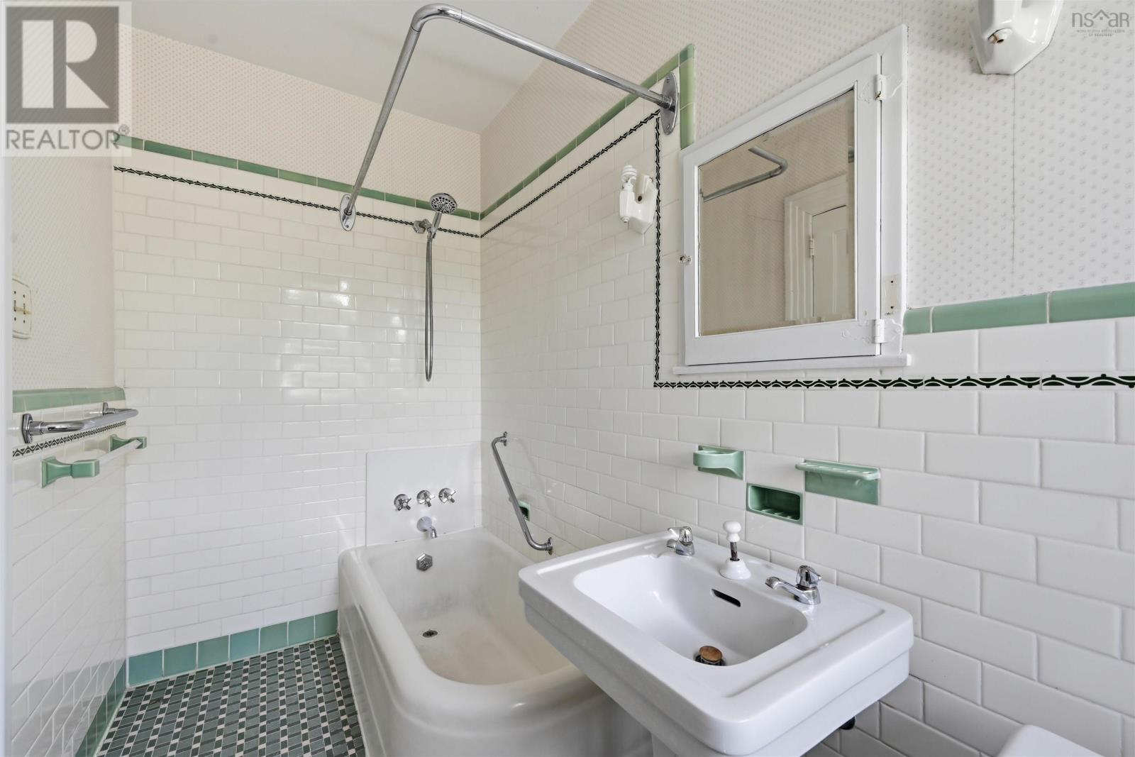 6470 Coburg Road - 29