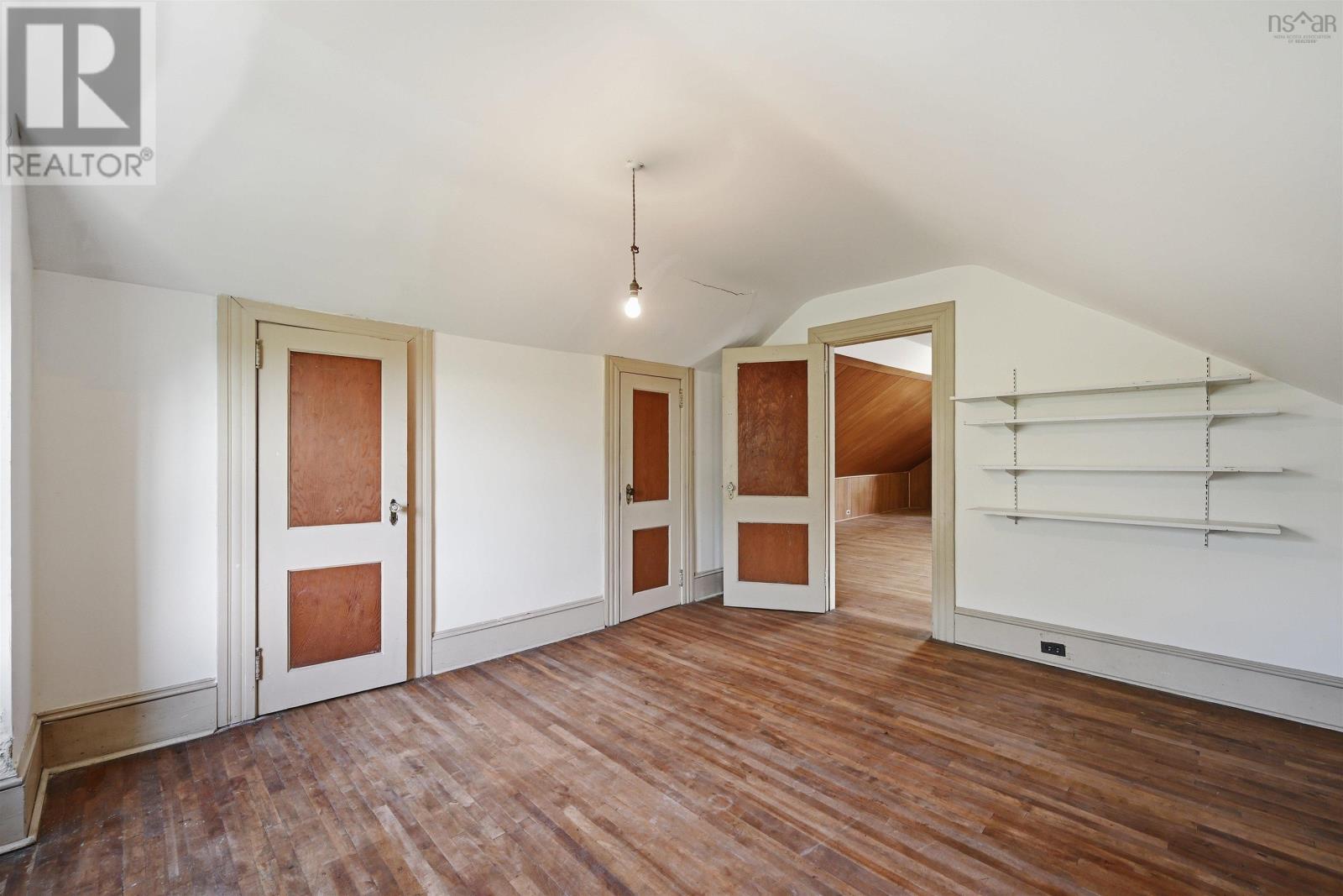6470 Coburg Road - 36