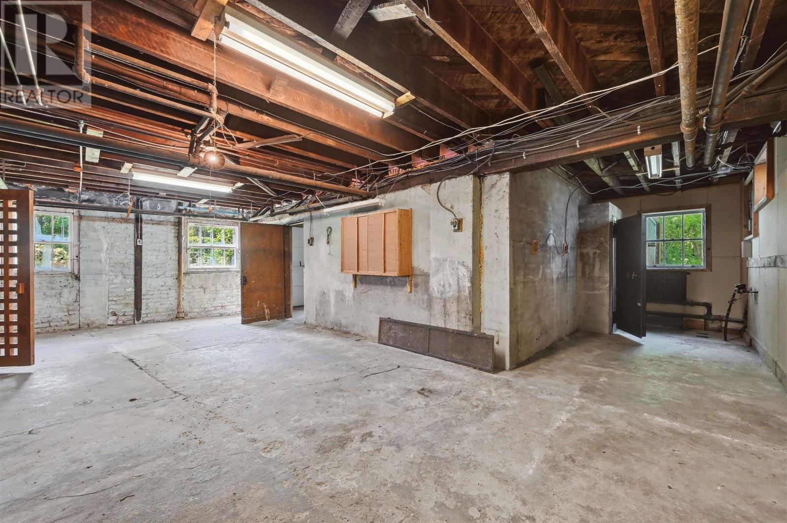 6470 Coburg Road - 38