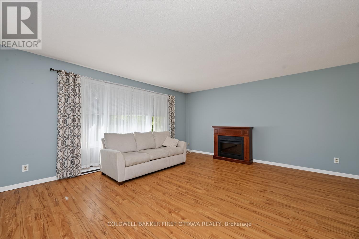 4 Bed, 1 Bath House for Sale in Ottawa – 8715 COPELAND ROAD, Ottawa – MLS# X13455458 - Image 8