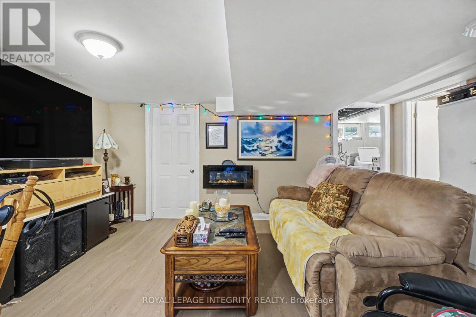 6 Bed, 2 Bath House for Sale in Ottawa – 2450 MAGNUS AVENUE, Ottawa – MLS# X13455556 - Image 28