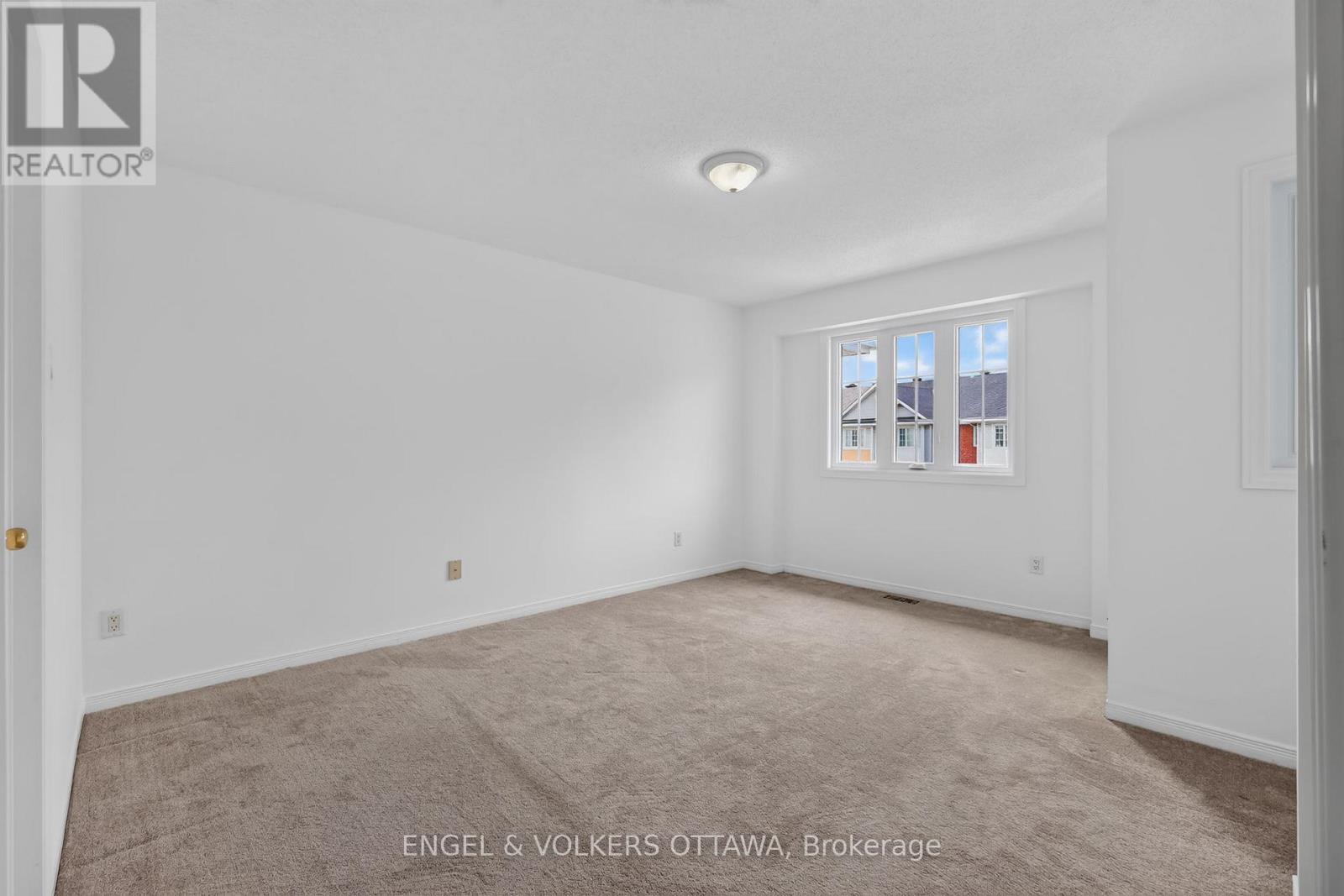 2 Bed, 1 Bath House for Rent in Ottawa – 104 MANHATTAN CRESCENT, Ottawa – MLS# X13455574 - Image 10