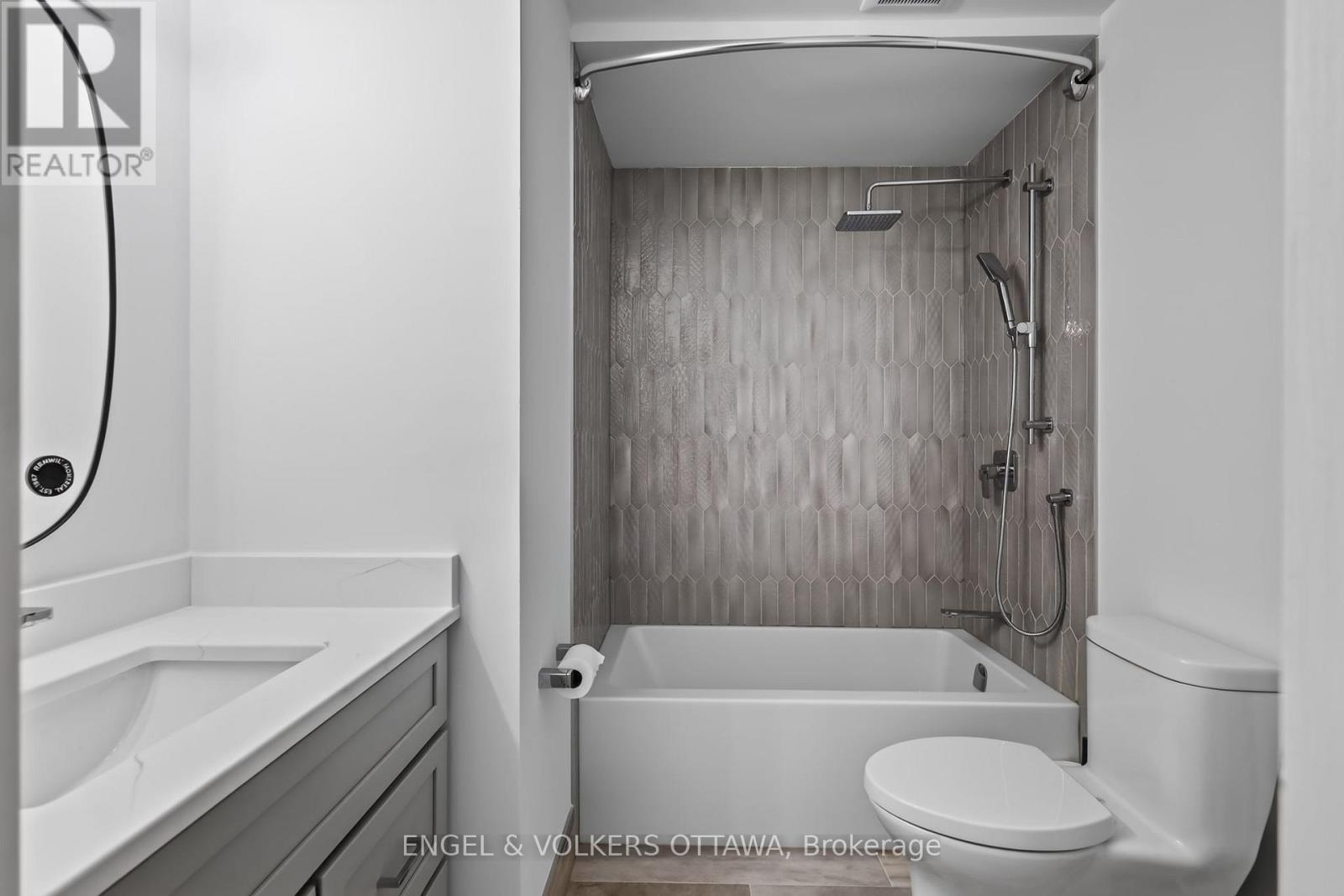 2 Bed, 1 Bath House for Rent in Ottawa – 104 MANHATTAN CRESCENT, Ottawa – MLS# X13455574 - Image 14