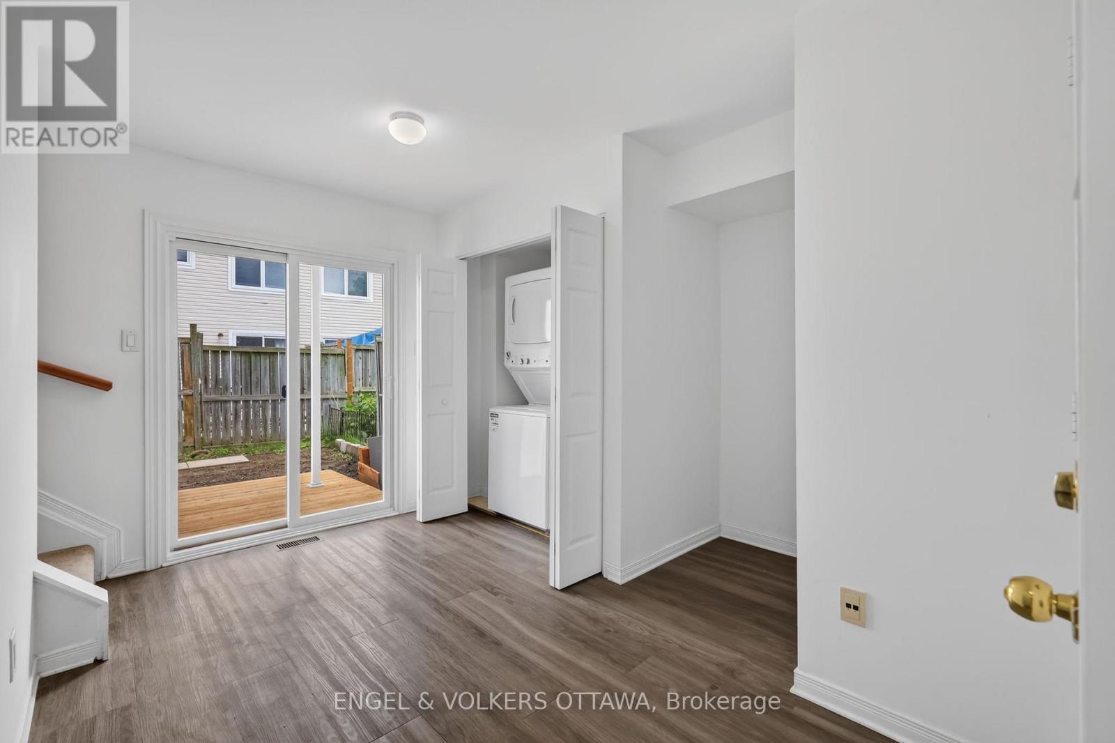 2 Bed, 1 Bath House for Rent in Ottawa – 104 MANHATTAN CRESCENT, Ottawa – MLS# X13455574 - Image 18