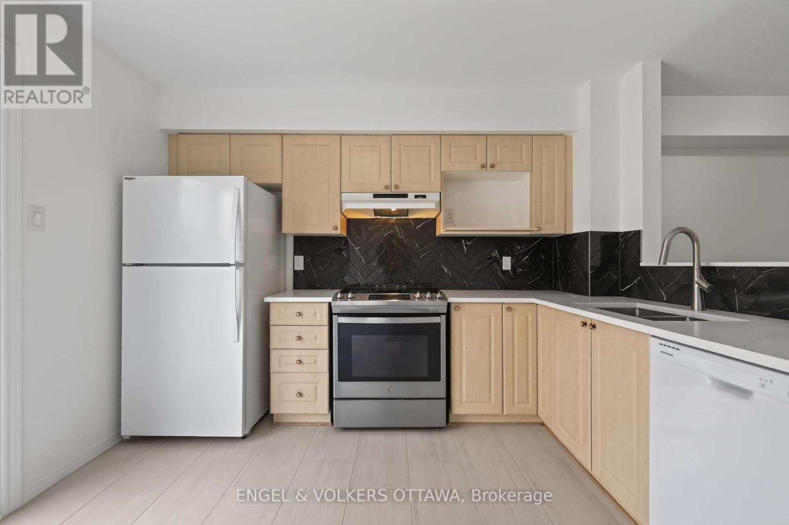 2 Bed, 1 Bath House for Rent in Ottawa – 104 MANHATTAN CRESCENT, Ottawa – MLS# X13455574 - Image 6