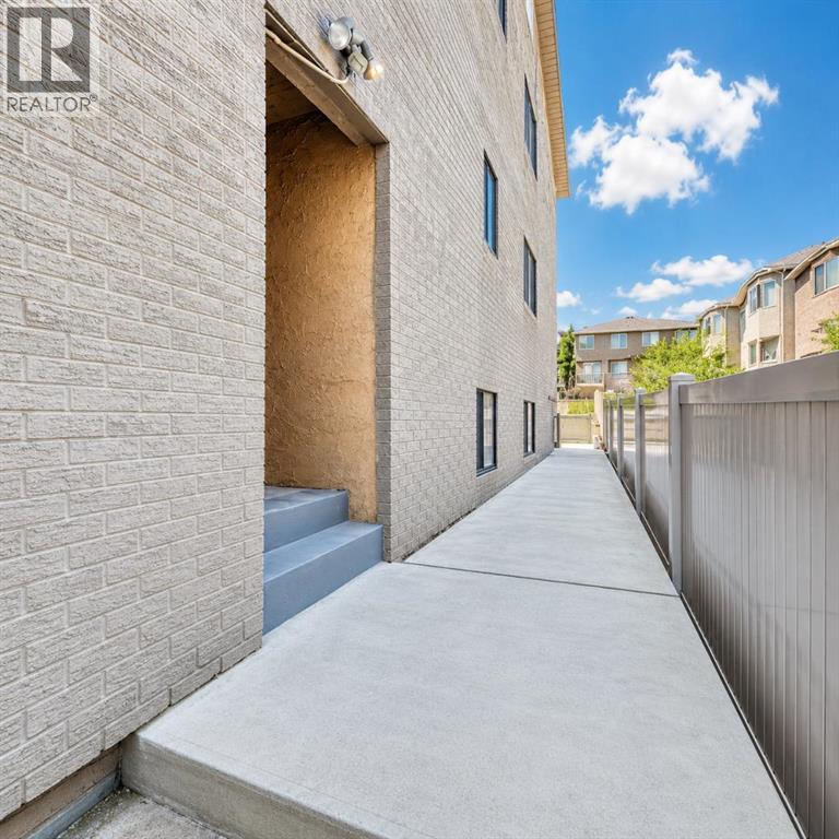 11, 2407 17 Street SW — photo 16
