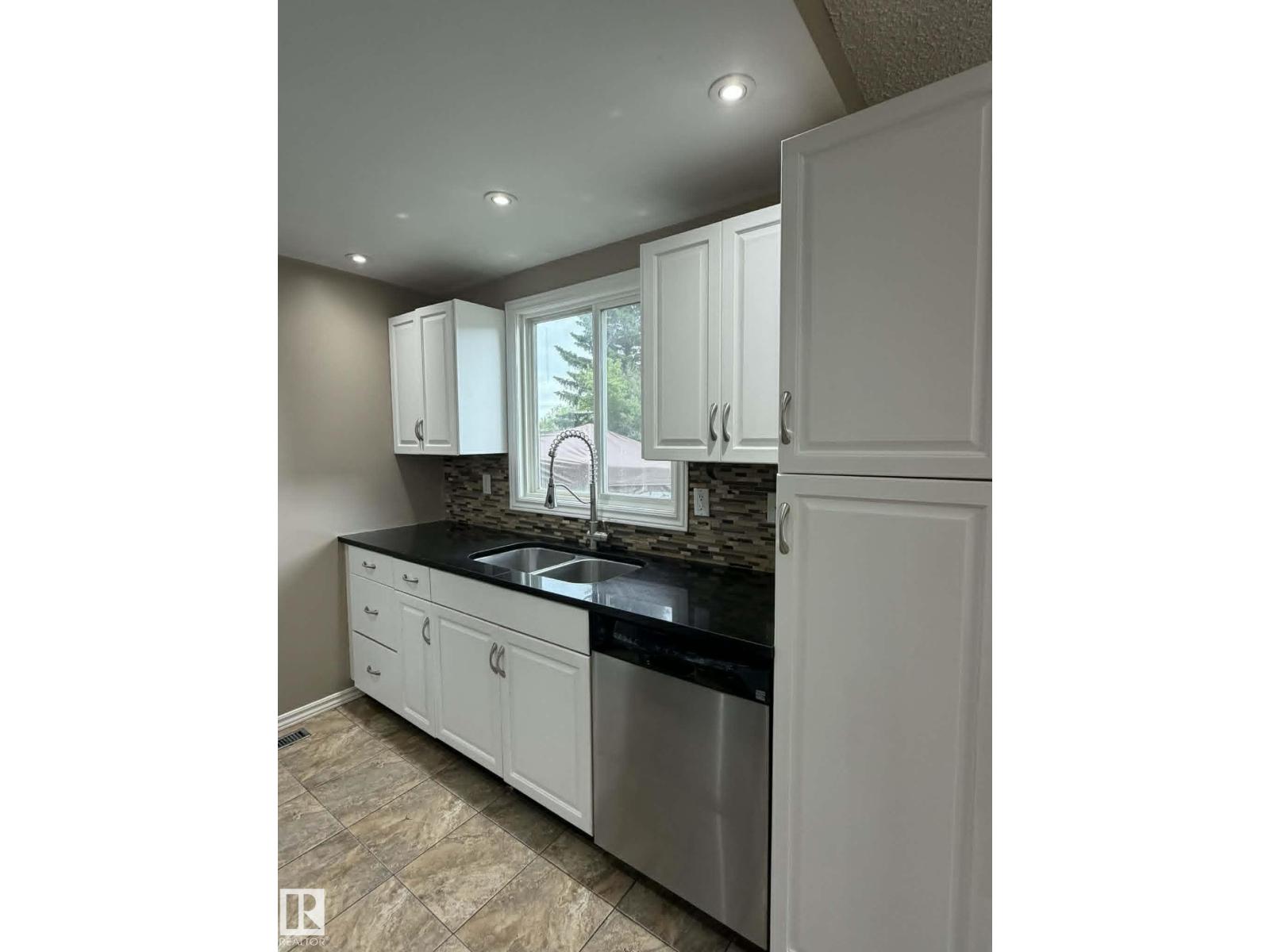 6624 178 ST NW - 4