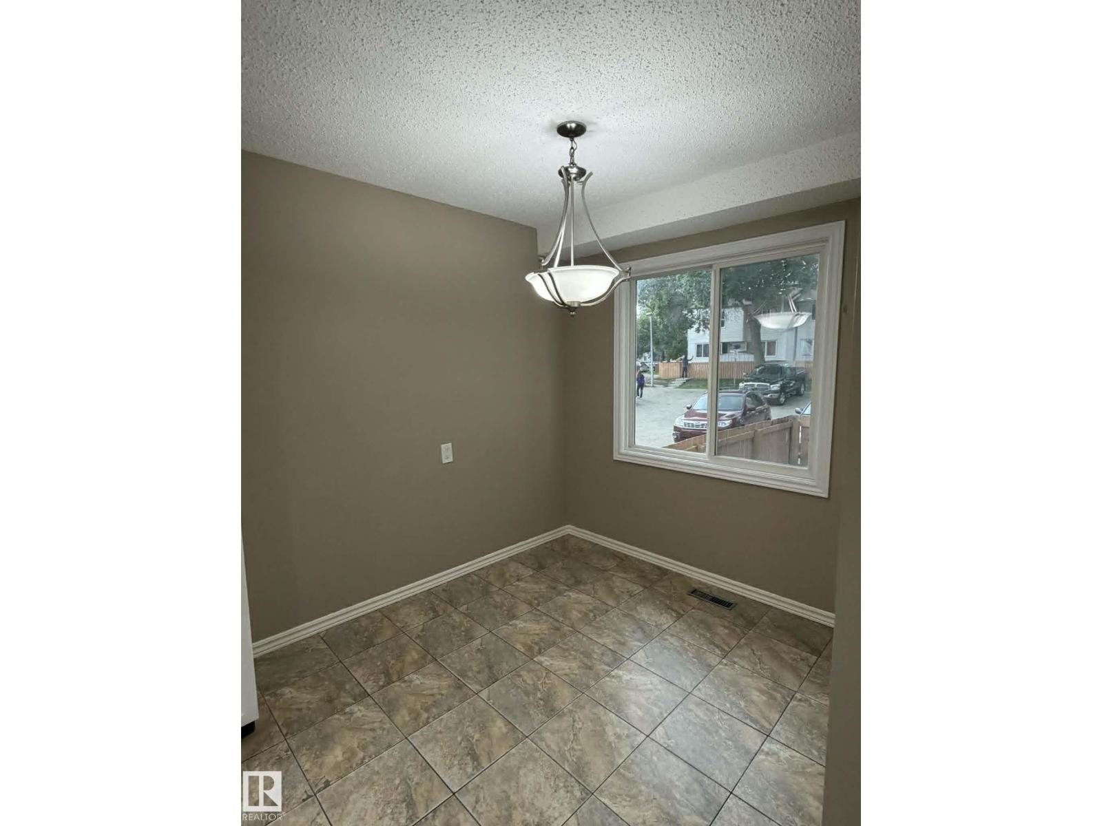 6624 178 ST NW - 6