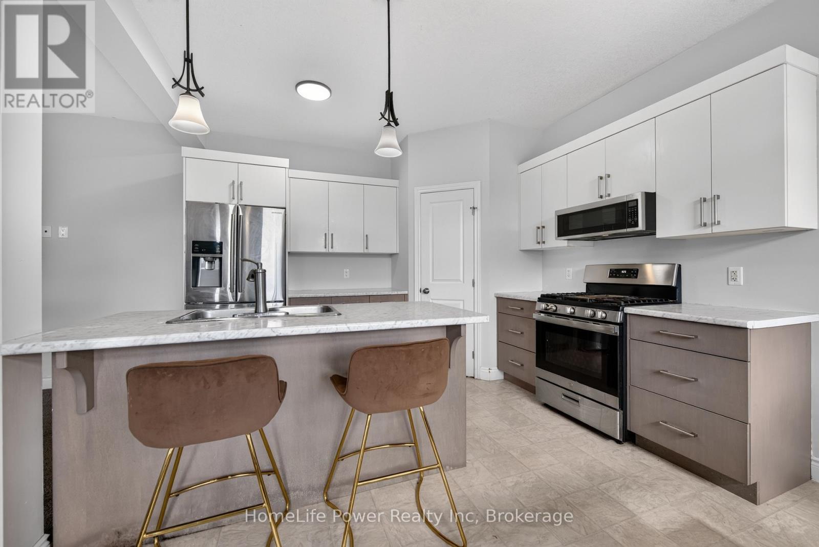 32 ASHBERRY PLACE - 13
