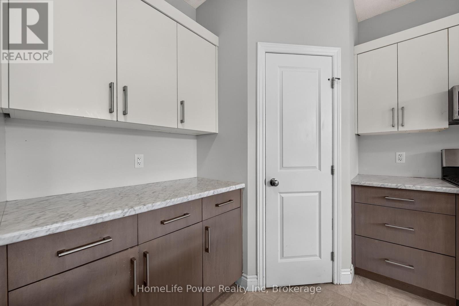 32 ASHBERRY PLACE - 16