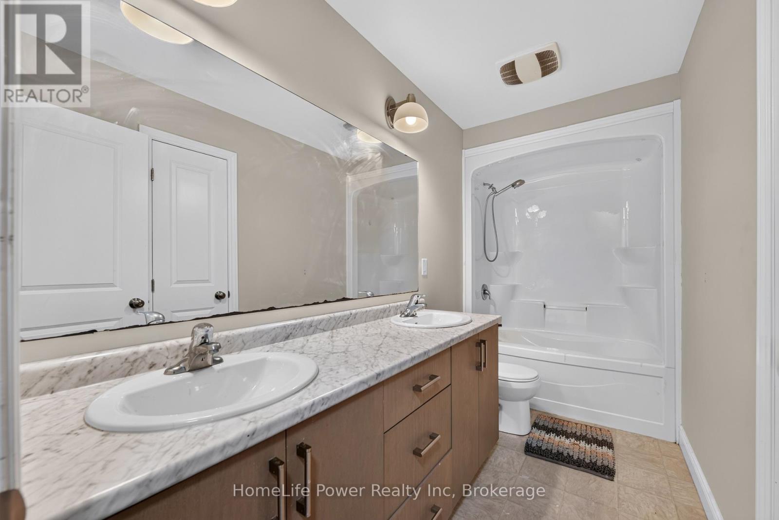 32 ASHBERRY PLACE - 29