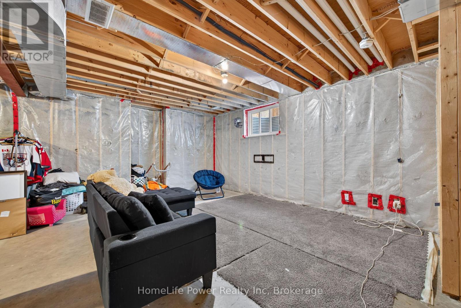 32 ASHBERRY PLACE - 32