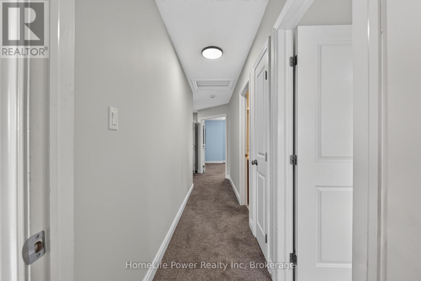 32 ASHBERRY PLACE - 26