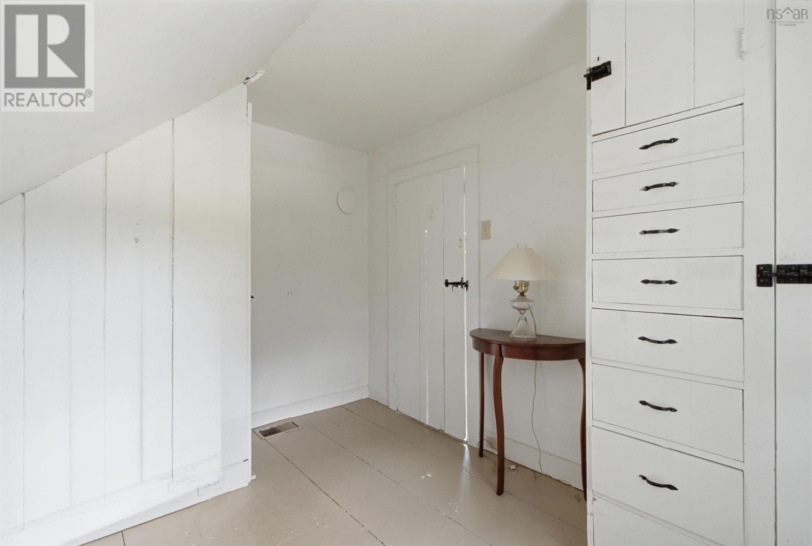 Property 33 of 42 of 24 Queen Street