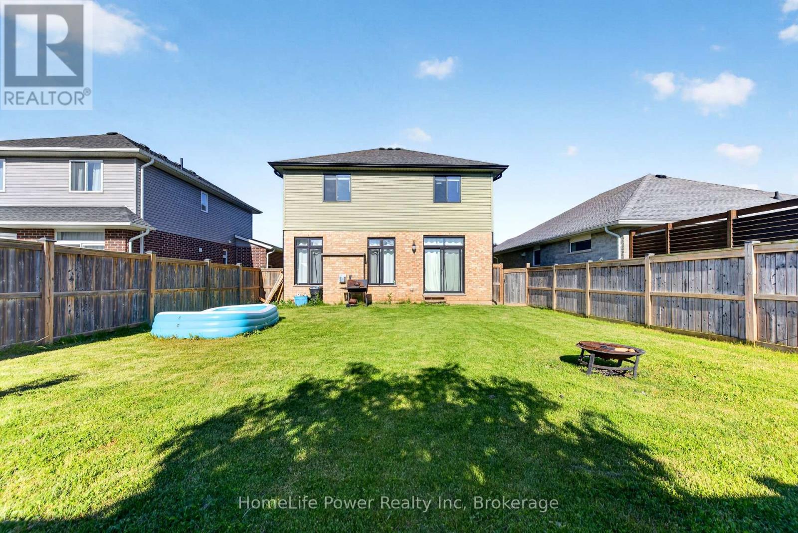 32 ASHBERRY PLACE - 37