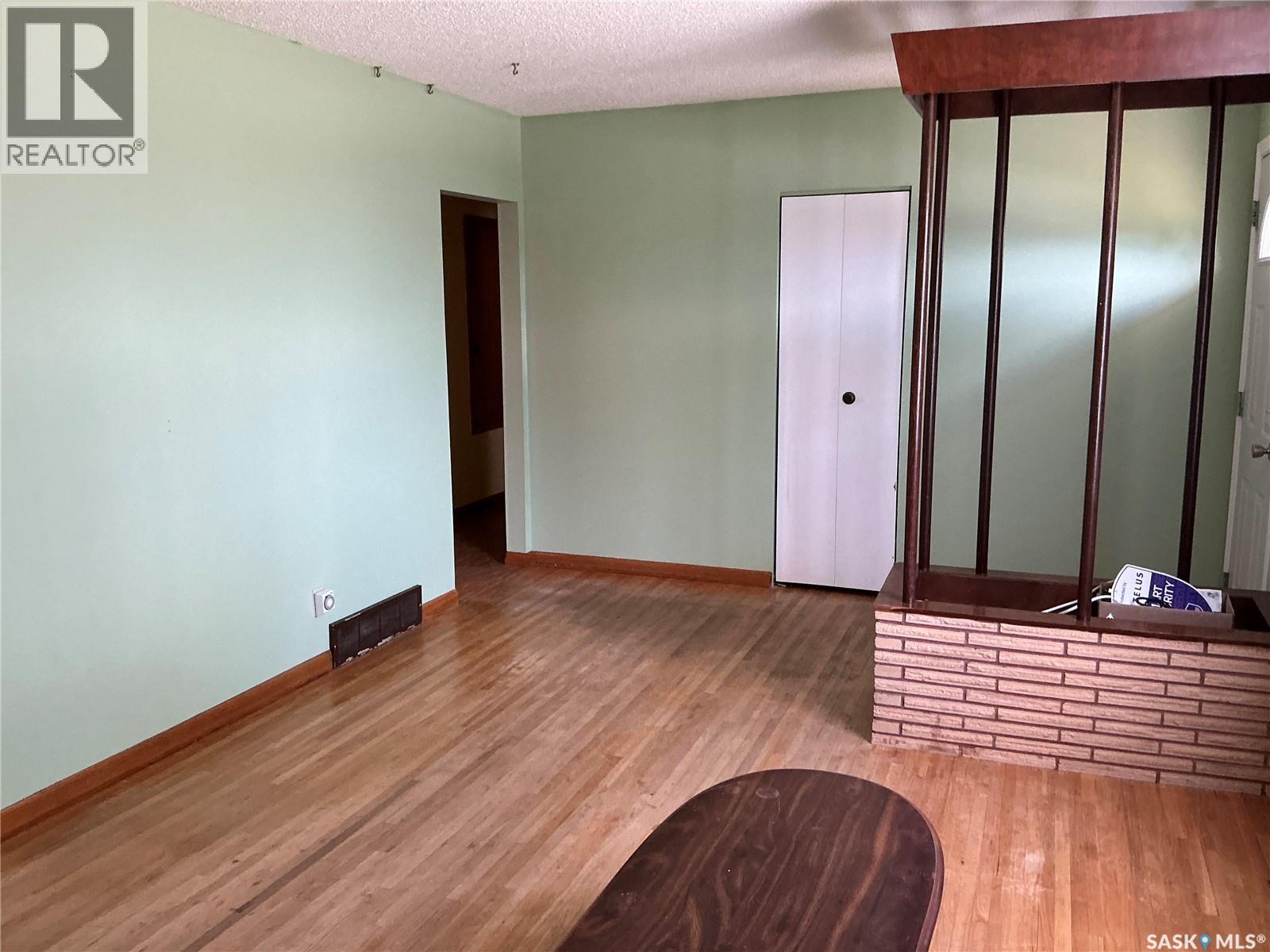 310 Vancouver AVENUE S — photo 9