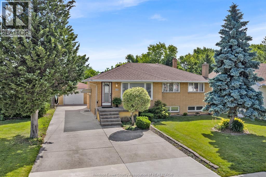 2528 Jos St Louis - 1