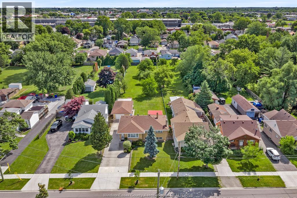2528 Jos St Louis - 2