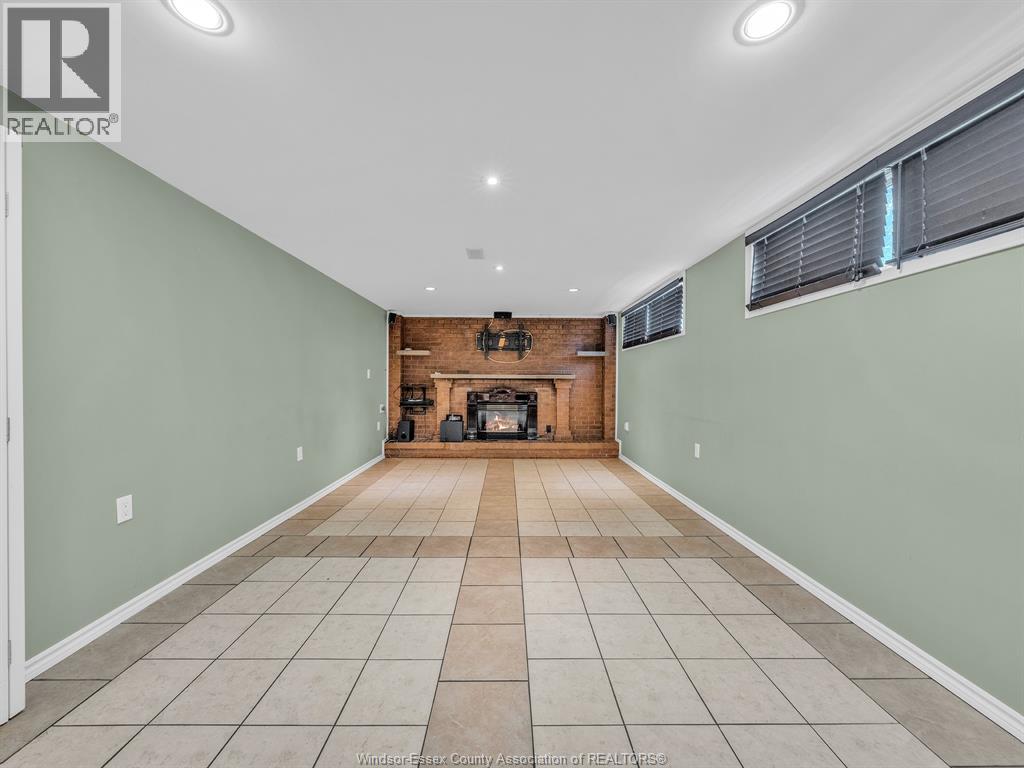 2528 Jos St Louis - 33