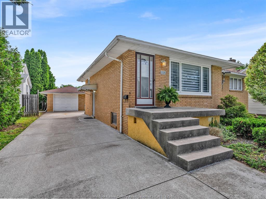 2528 Jos St Louis - 9