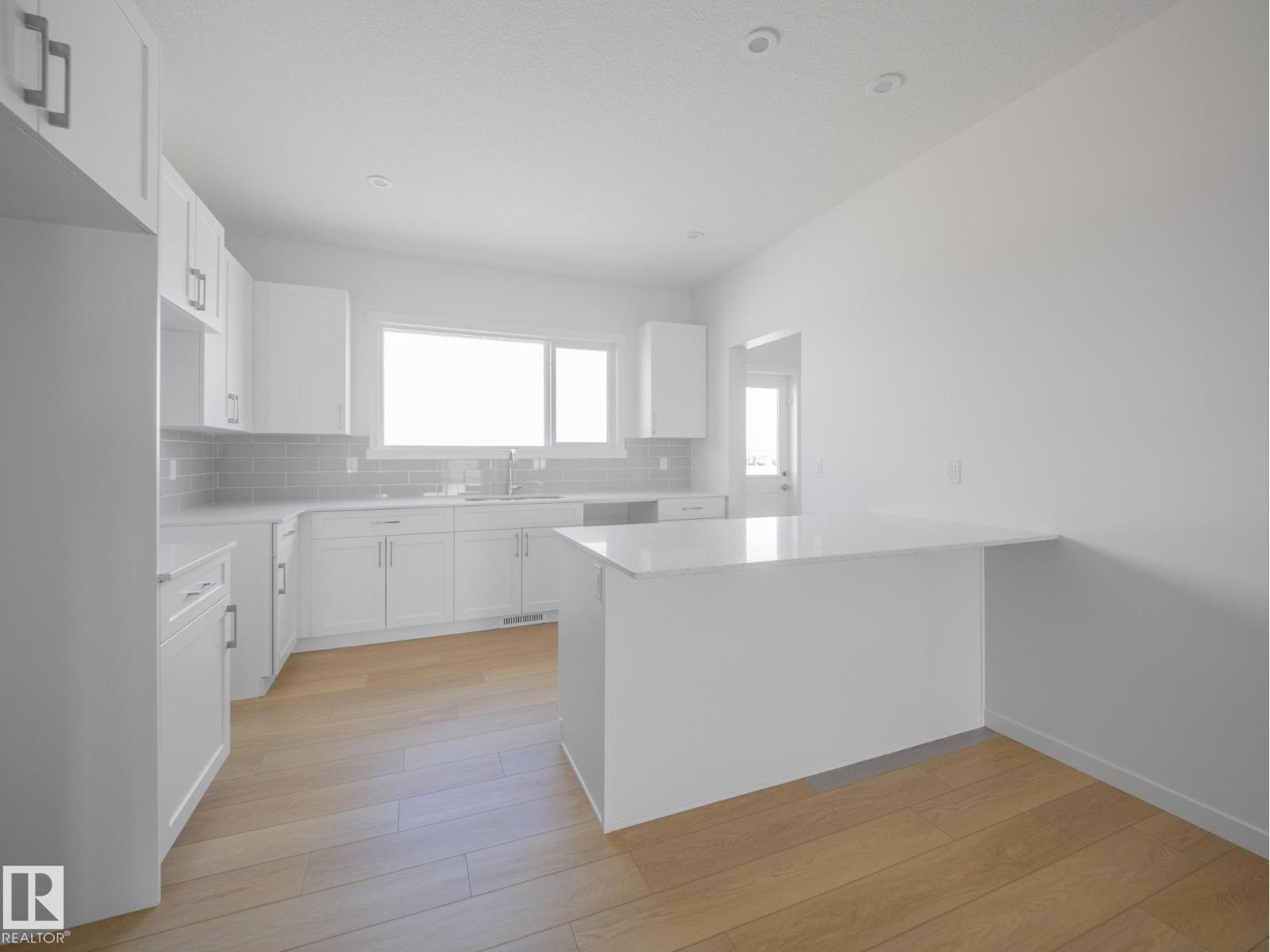 424 176 AV NE - 15