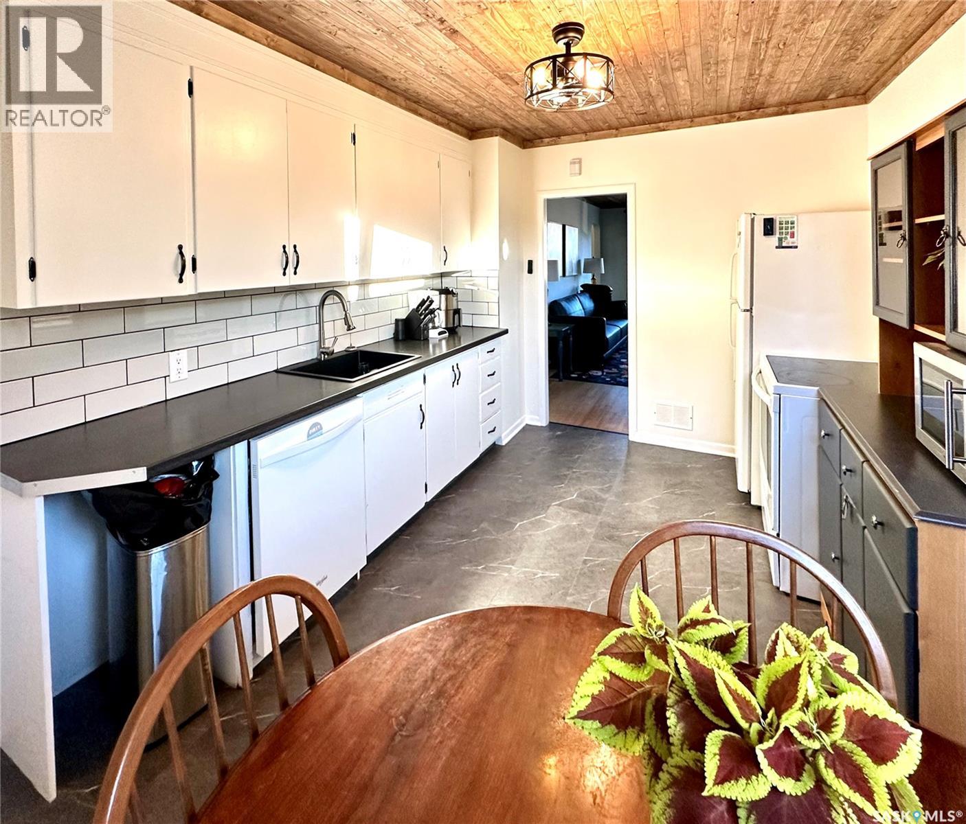 2268 Broder STREET - 18