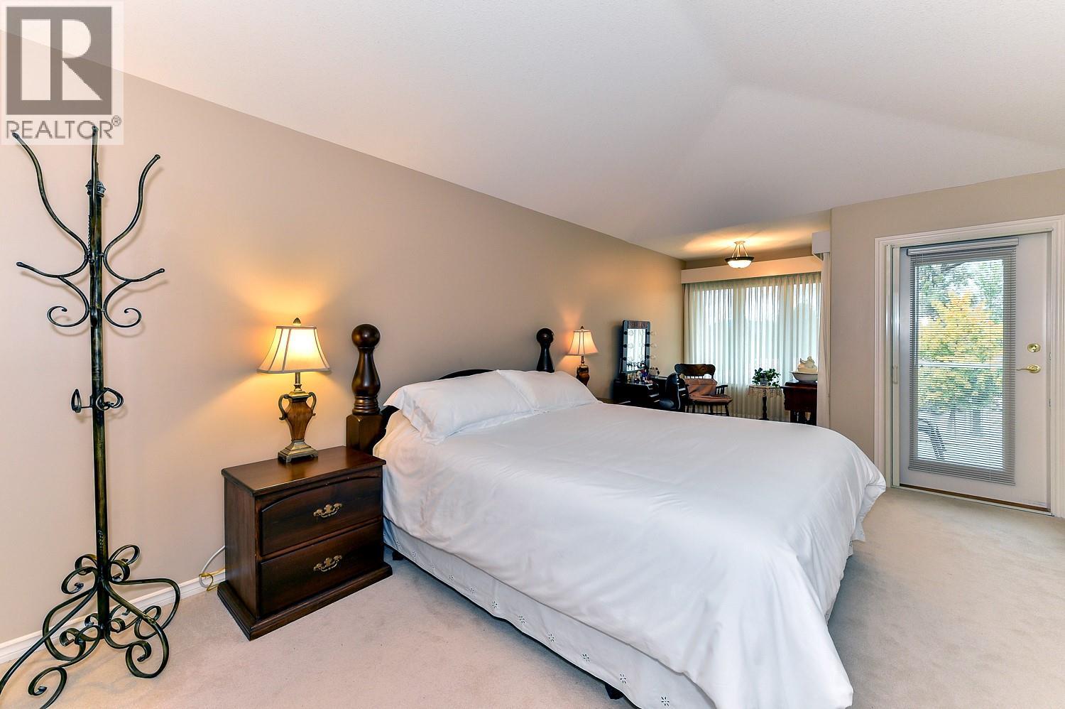 #14 4400 Gallaghers Drive E - 22