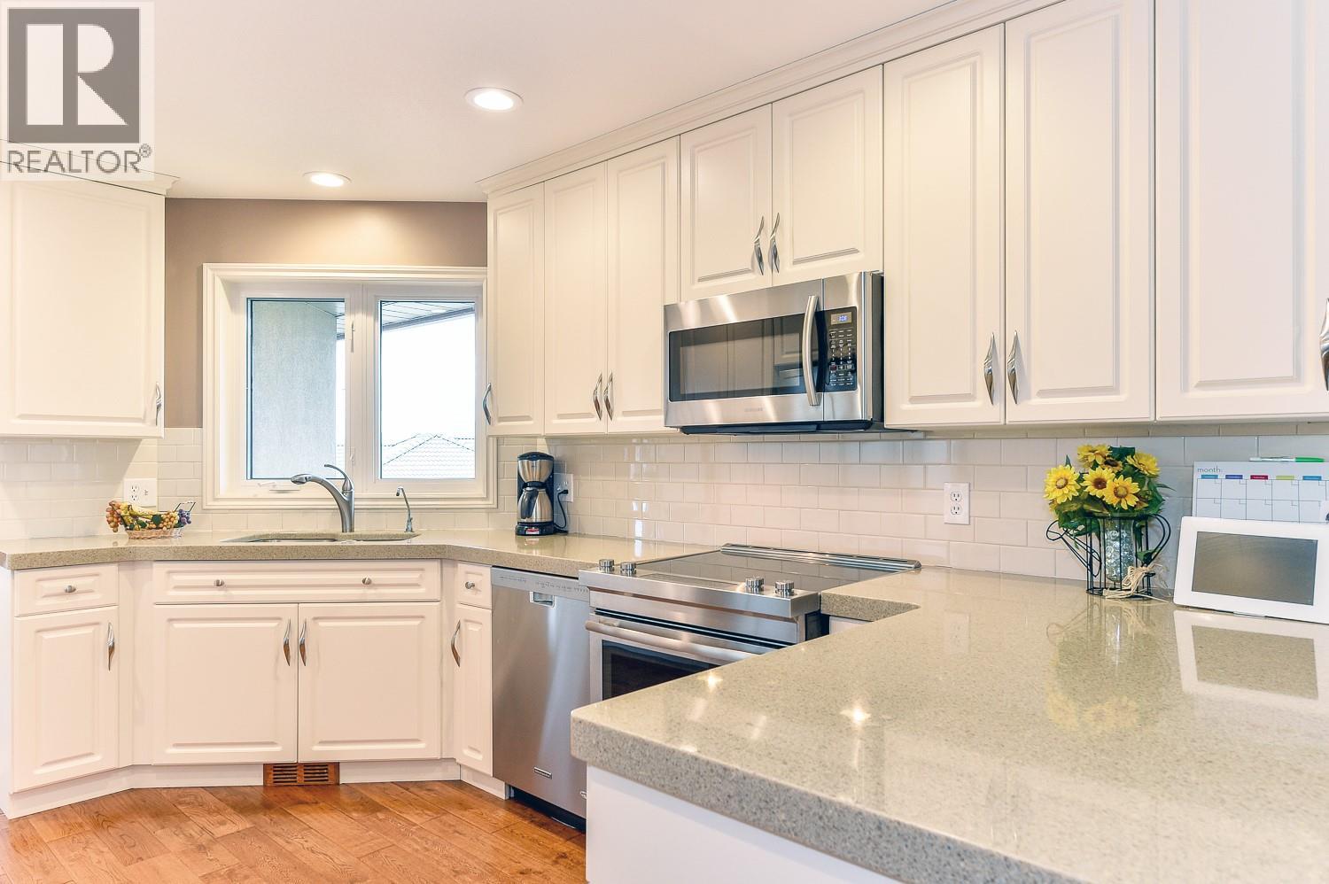 #14 4400 Gallaghers Drive E - 15