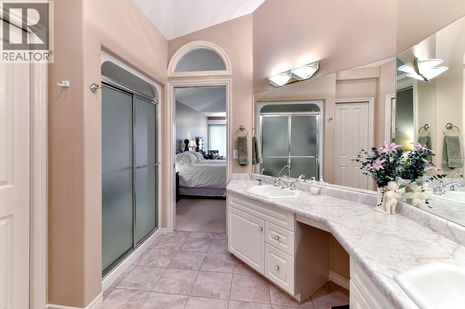 #14 4400 Gallaghers Drive E - 26